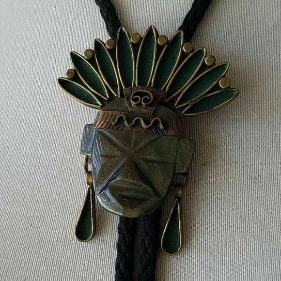 Native American Headress Bolo Tie - Picture 2 of 4